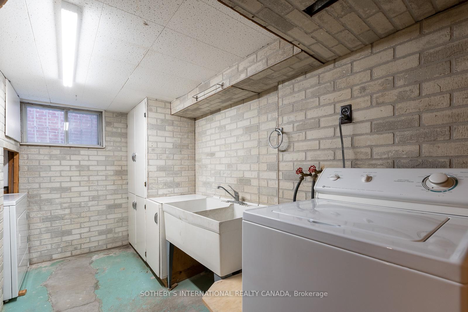 Photo 30 of 24 Douglas Crescent, Toronto, Leaside — HOMEH