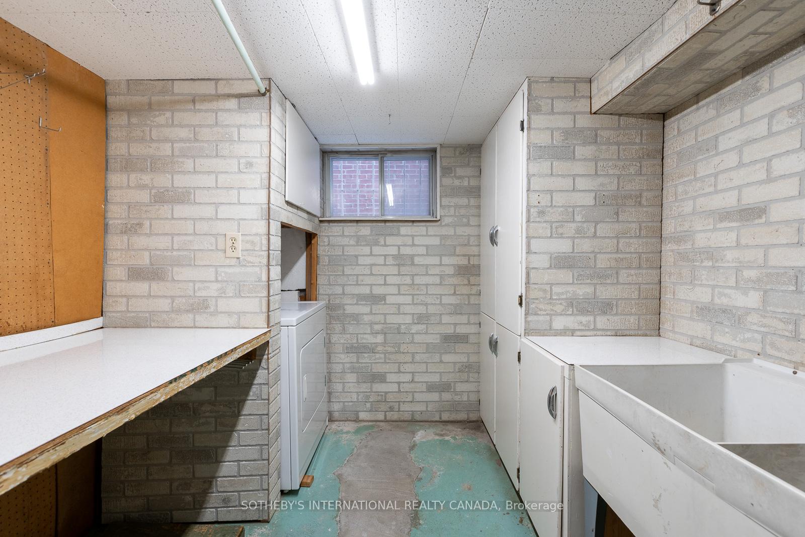 Photo 31 of 24 Douglas Crescent, Toronto, Leaside — HOMEH