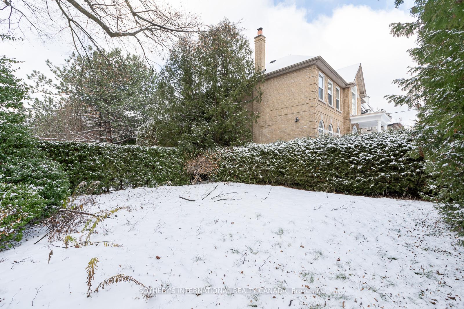 Photo 40 of 24 Douglas Crescent, Toronto, Leaside — HOMEH