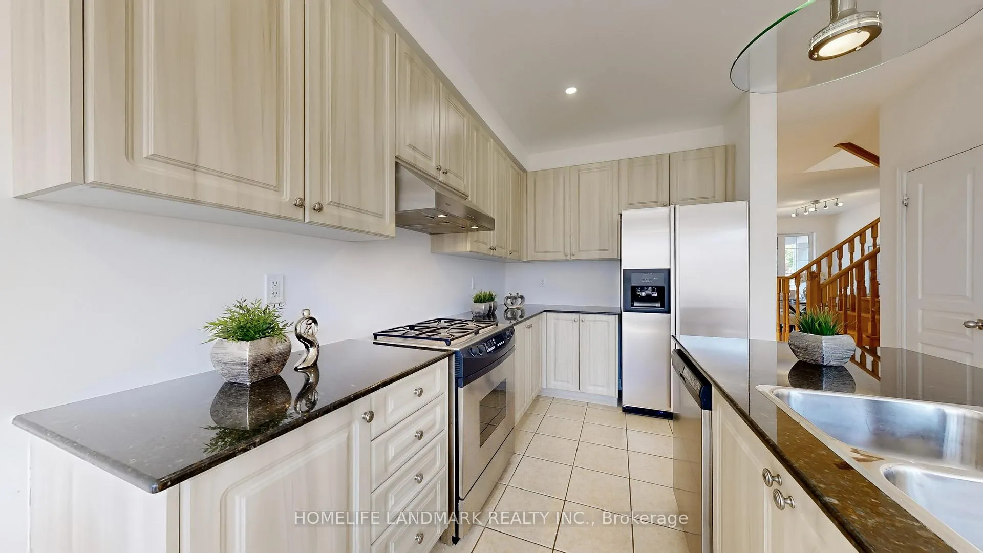 Photo 13 of 116 Pelee Avenue, Vaughan, Kleinburg — HOMEH