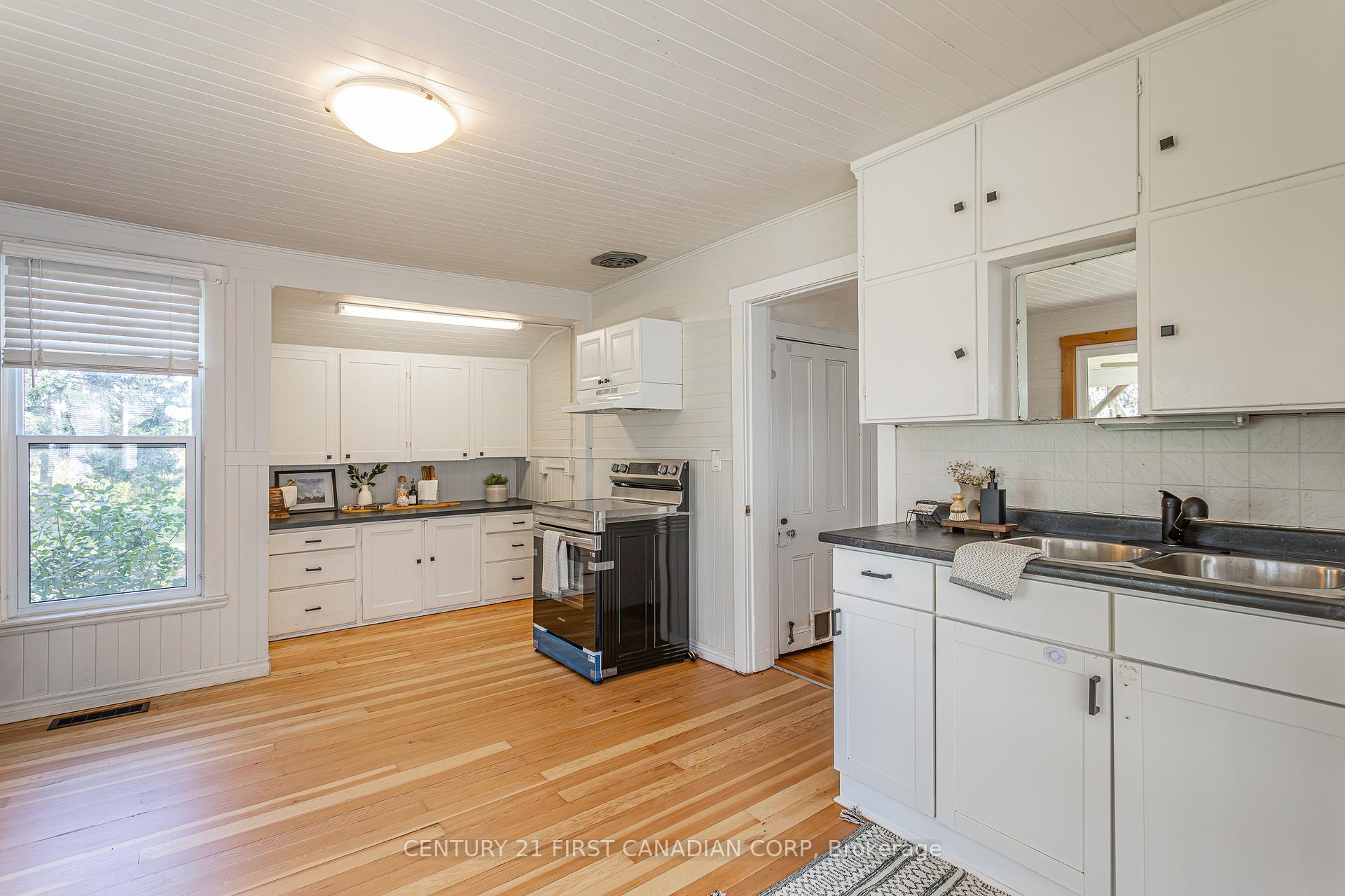 Photo 15 of 9398 Glendon Drive, Strathroy-Caradoc, Rural Strathroy-Caradoc — HOMEH