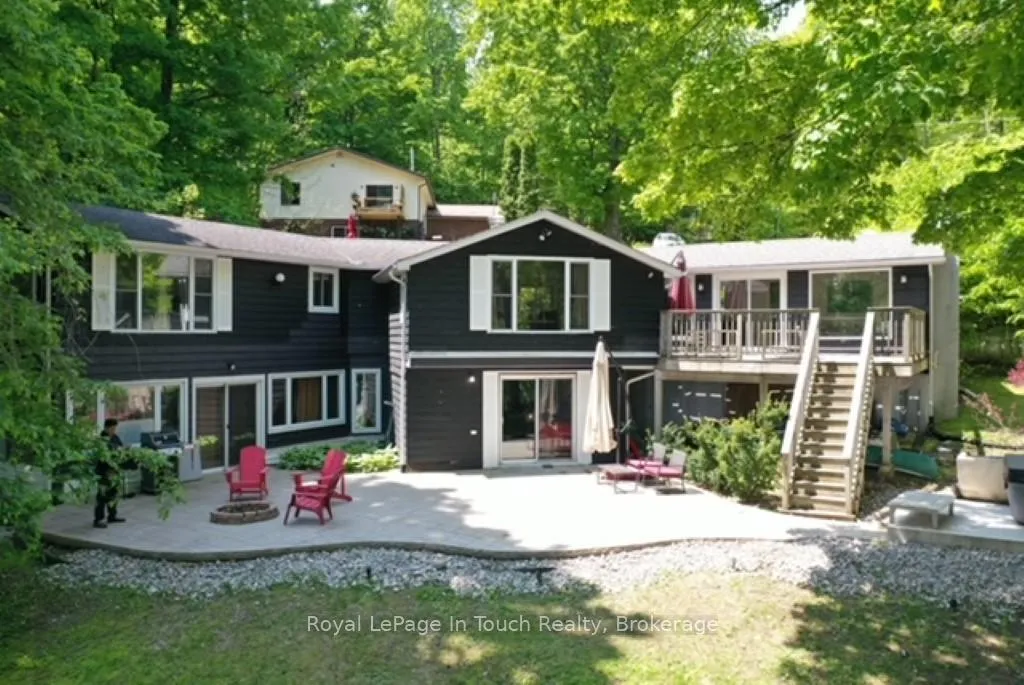 Photo 1 of 21 Lakeview Crescent, Tiny, Rural Tiny — HOMEH