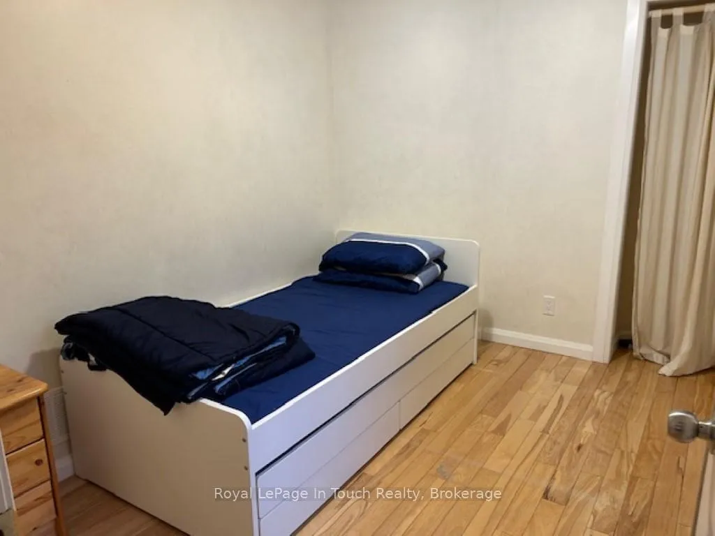 Photo 15 of 21 Lakeview Crescent, Tiny, Rural Tiny — HOMEH