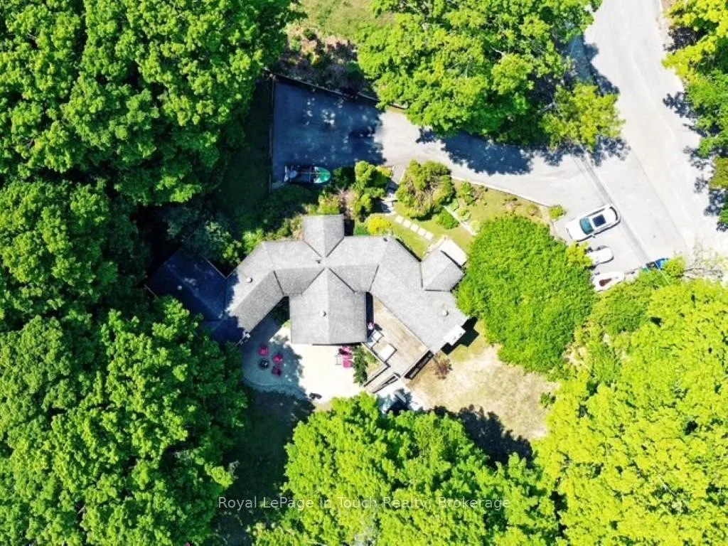 Photo 23 of 21 Lakeview Crescent, Tiny, Rural Tiny — HOMEH