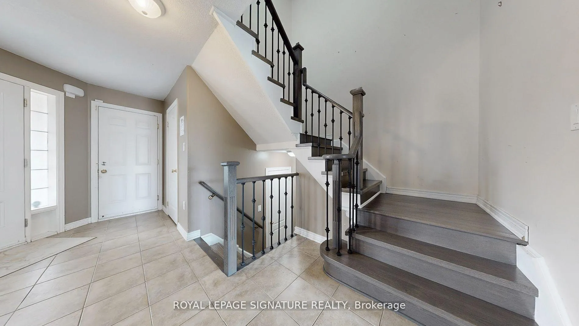Photo 8 of 61 Buchanan Drive, New Tecumseth, Alliston — HOMEH