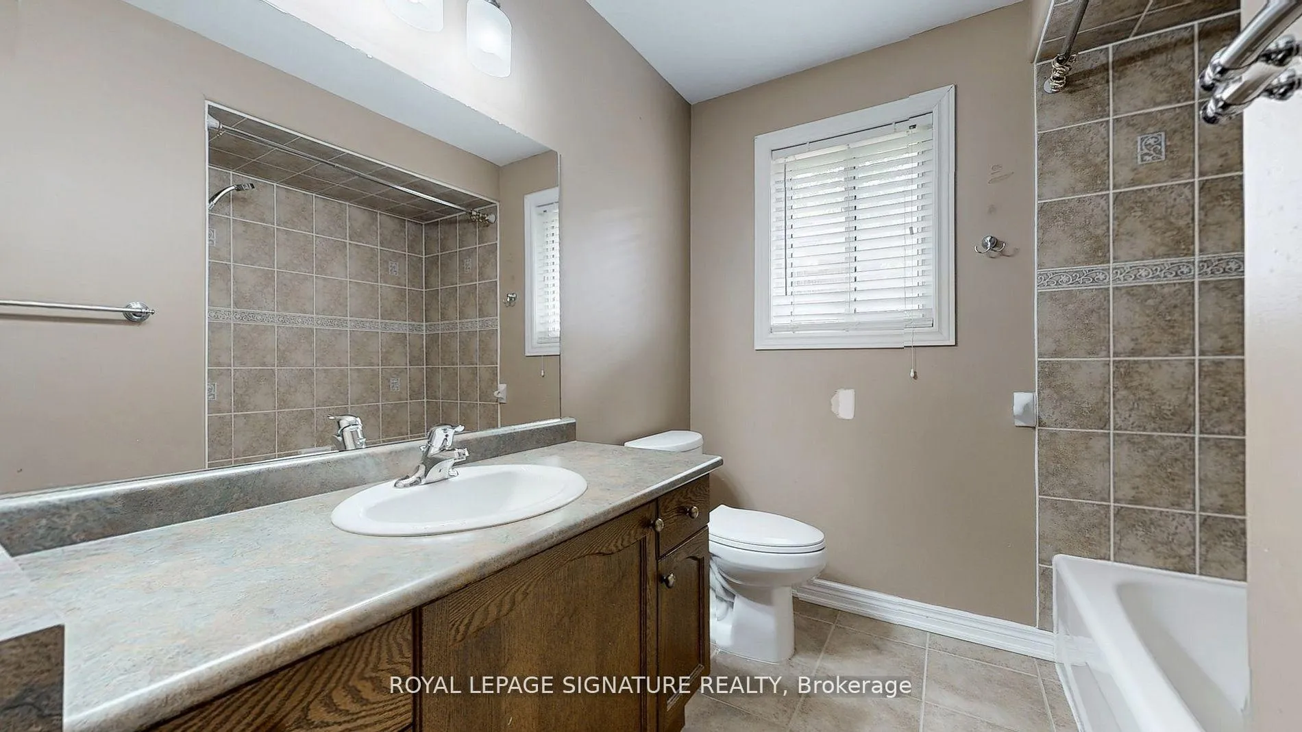 Photo 37 of 61 Buchanan Drive, New Tecumseth, Alliston — HOMEH