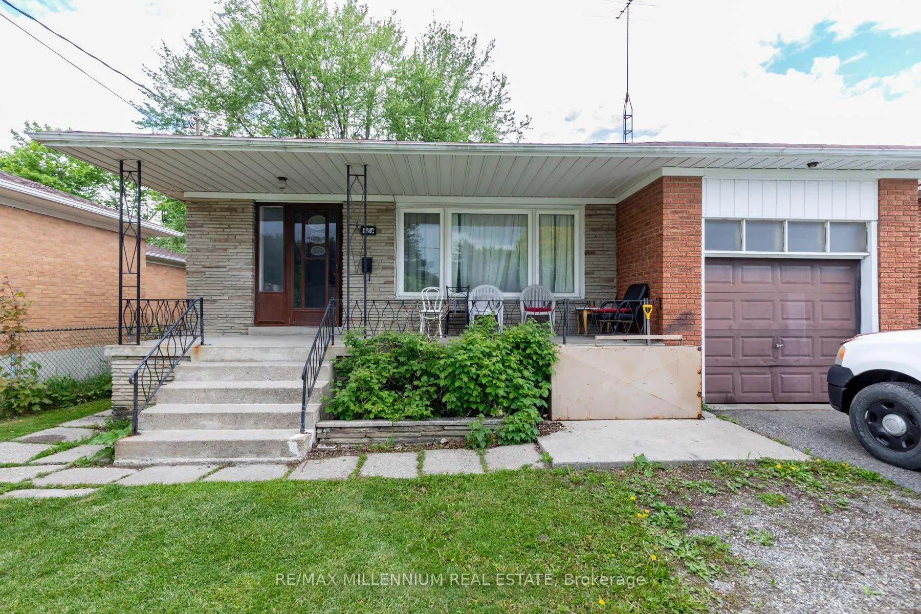 Front of 484 Drewry Avenue