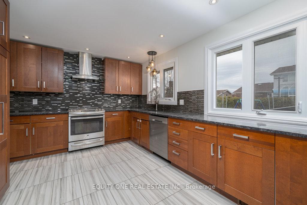 Photo 5 of 135 Medhurst Drive, Ottawa, Tanglewood — HOMEH
