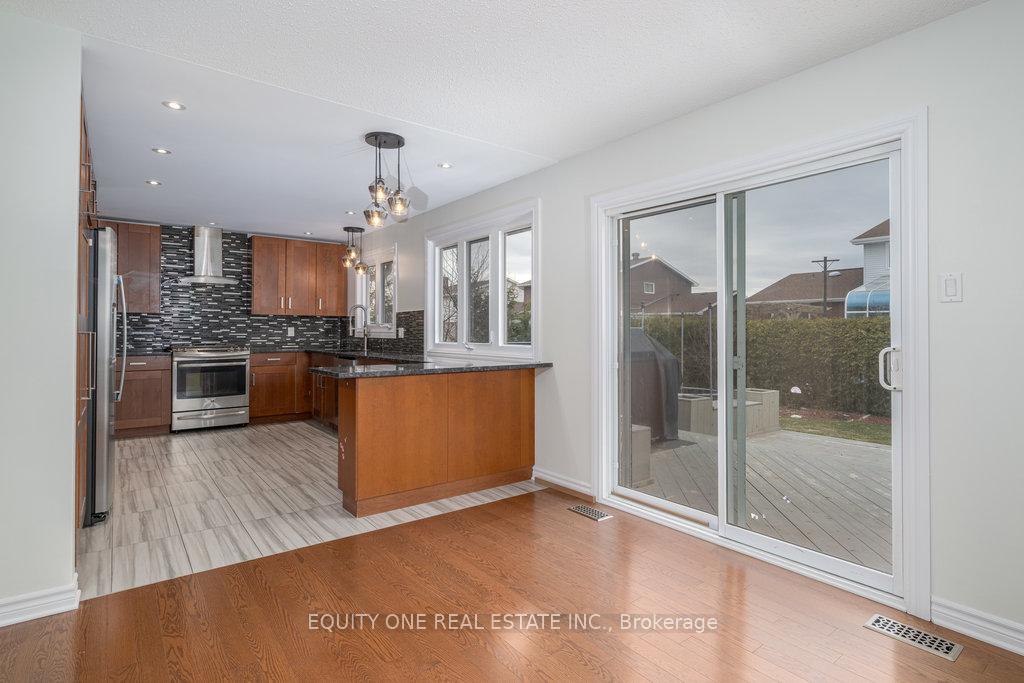 Photo 10 of 135 Medhurst Drive, Ottawa, Tanglewood — HOMEH