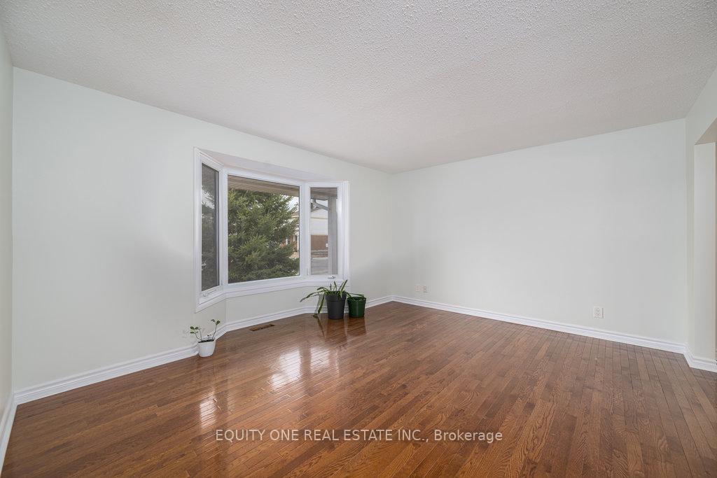 Photo 14 of 135 Medhurst Drive, Ottawa, Tanglewood — HOMEH