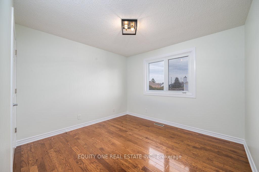 Photo 33 of 135 Medhurst Drive, Ottawa, Tanglewood — HOMEH