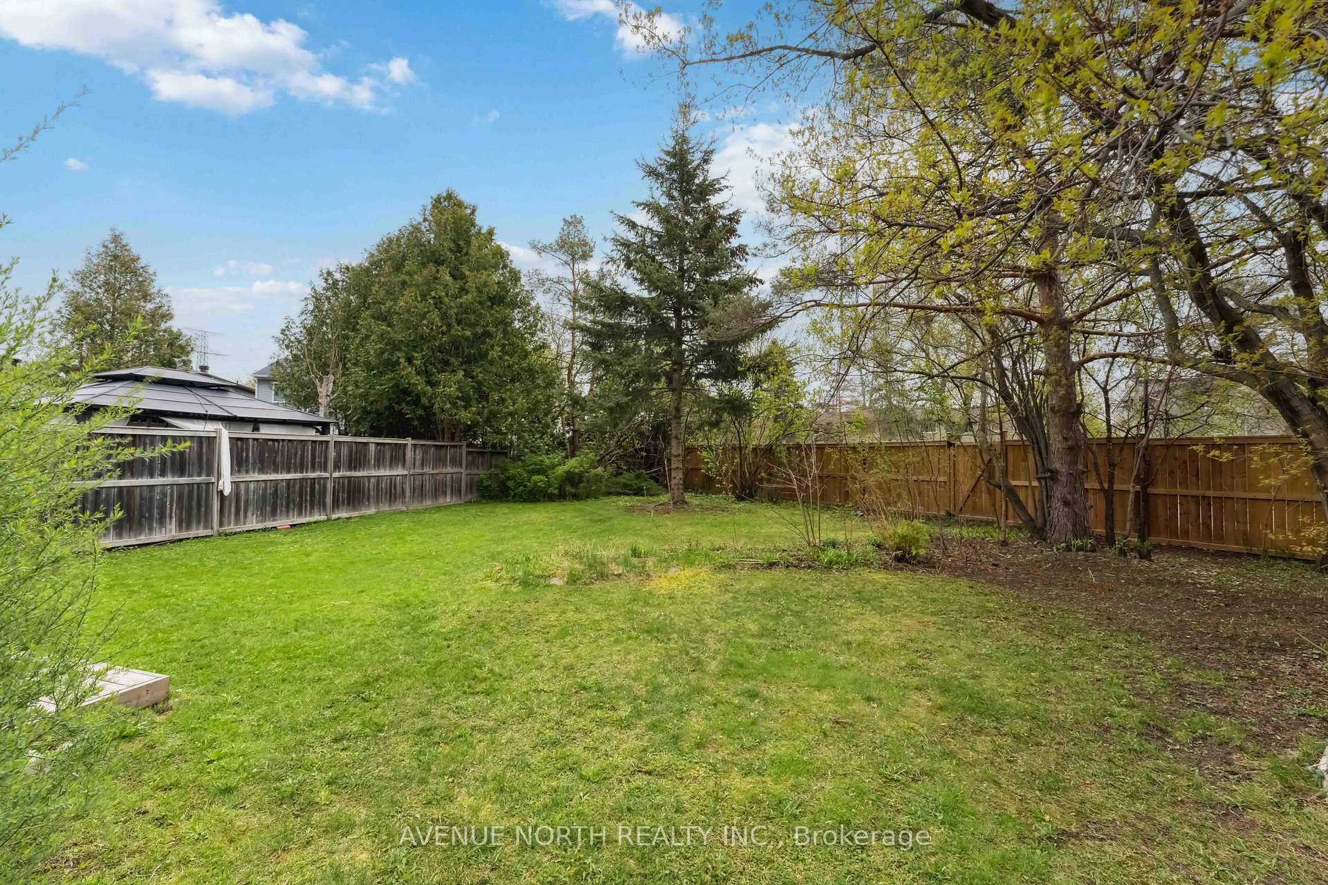 Photo 5 of 9 Kedgewick Court, Ottawa, Tanglewood — HOMEH