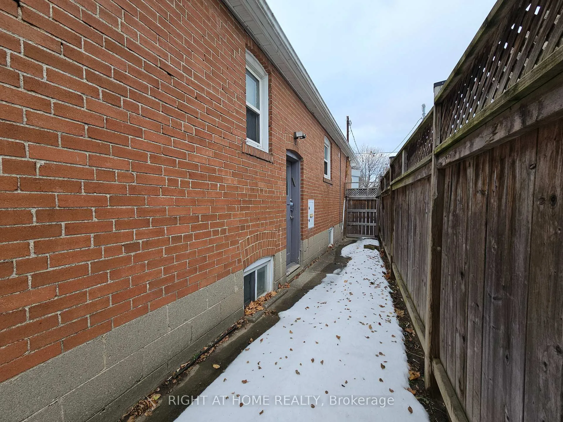 Photo 24 of 8 Roberta Drive, Toronto, Englemount-Lawrence — HOMEH