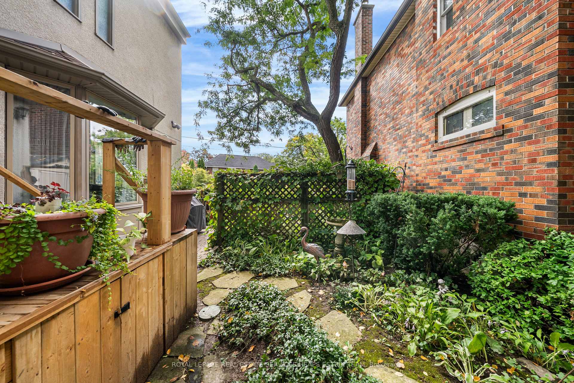 Photo 2 of 70 Bessborough Drive, Toronto, Leaside — HOMEH