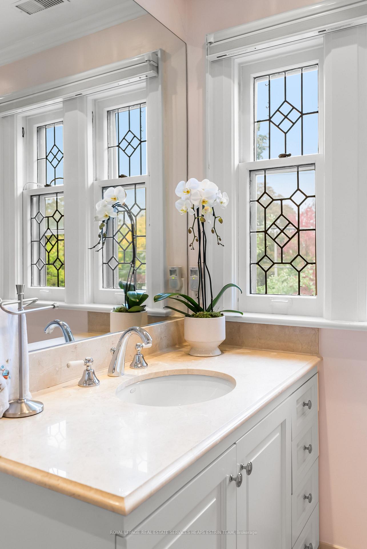 Photo 35 of 70 Bessborough Drive, Toronto, Leaside — HOMEH