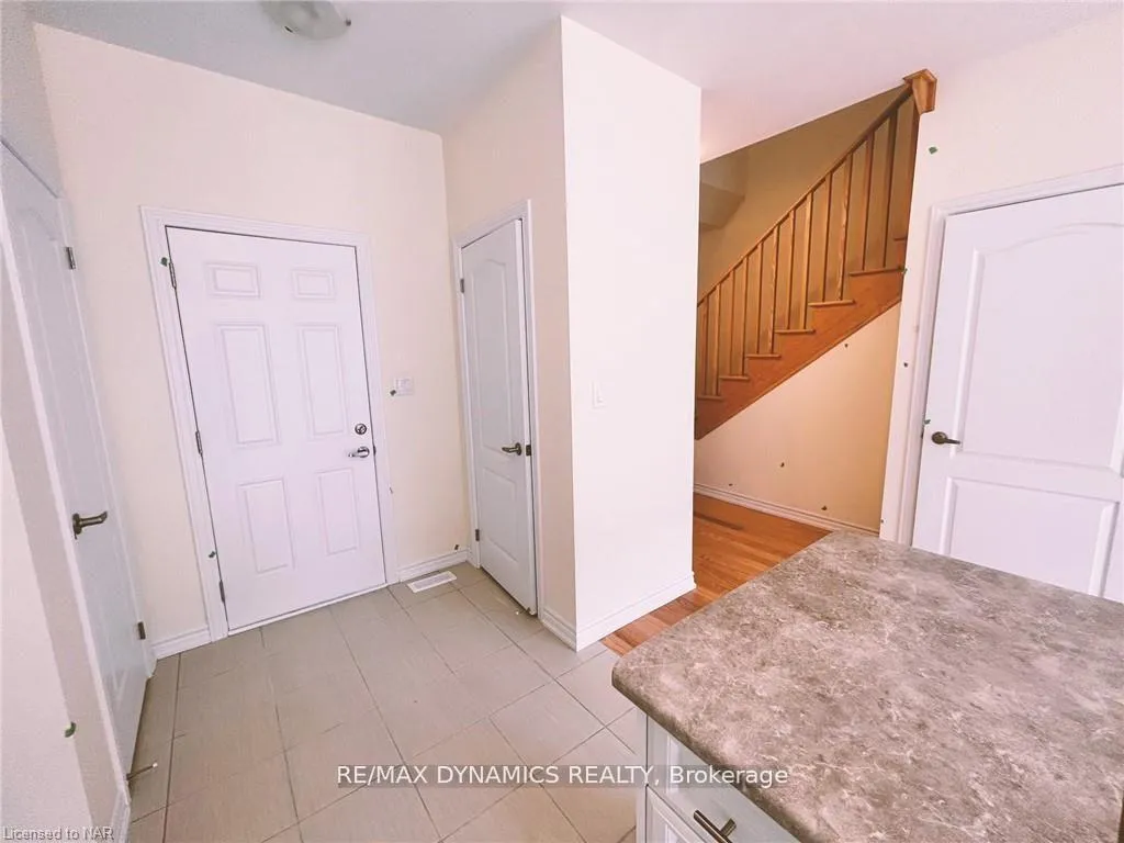 Photo 9 of 29 Sun Haven Lane, Thorold, Rolling Meadows — HOMEH