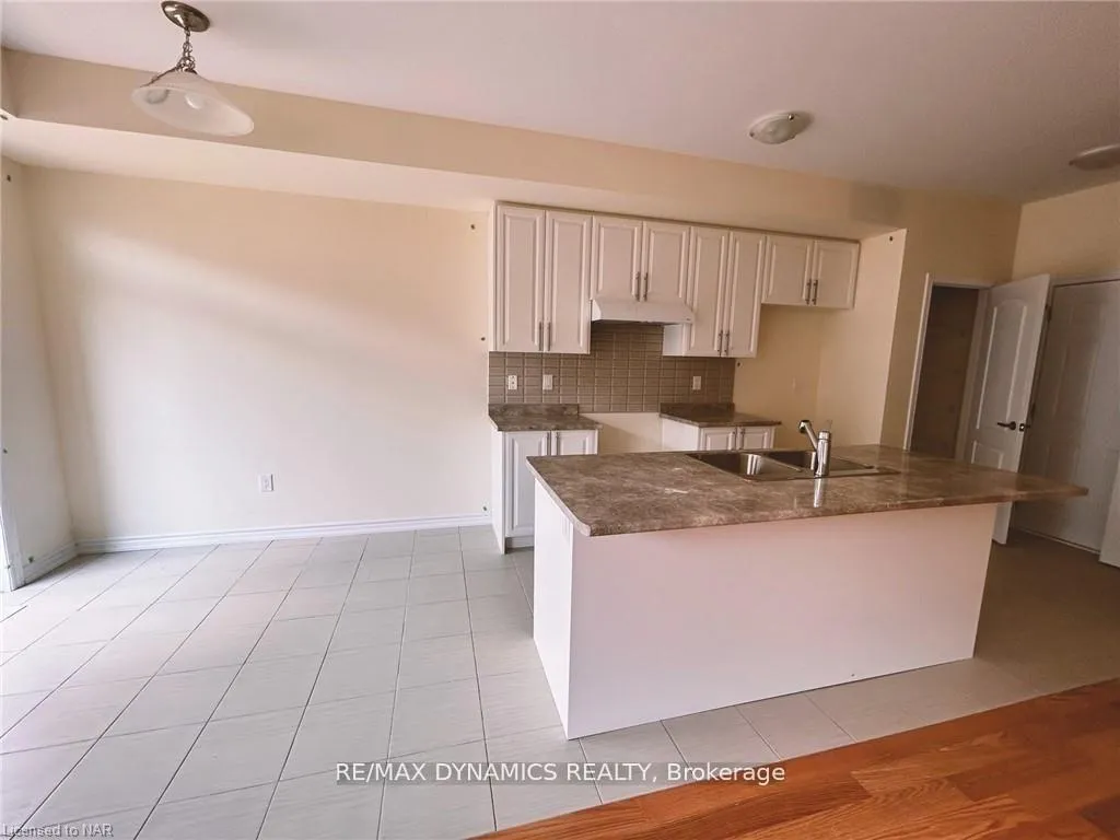 Photo 10 of 29 Sun Haven Lane, Thorold, Rolling Meadows — HOMEH
