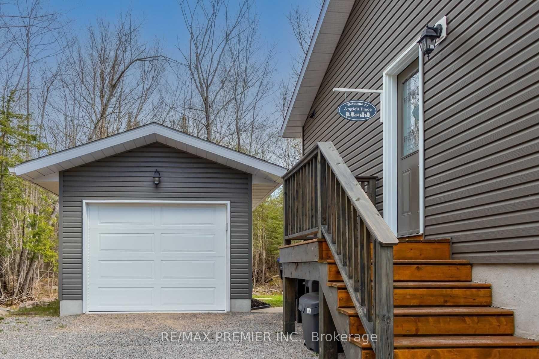 Photo 5 of 2288 Champlain Road, Tiny, Rural Tiny — HOMEH