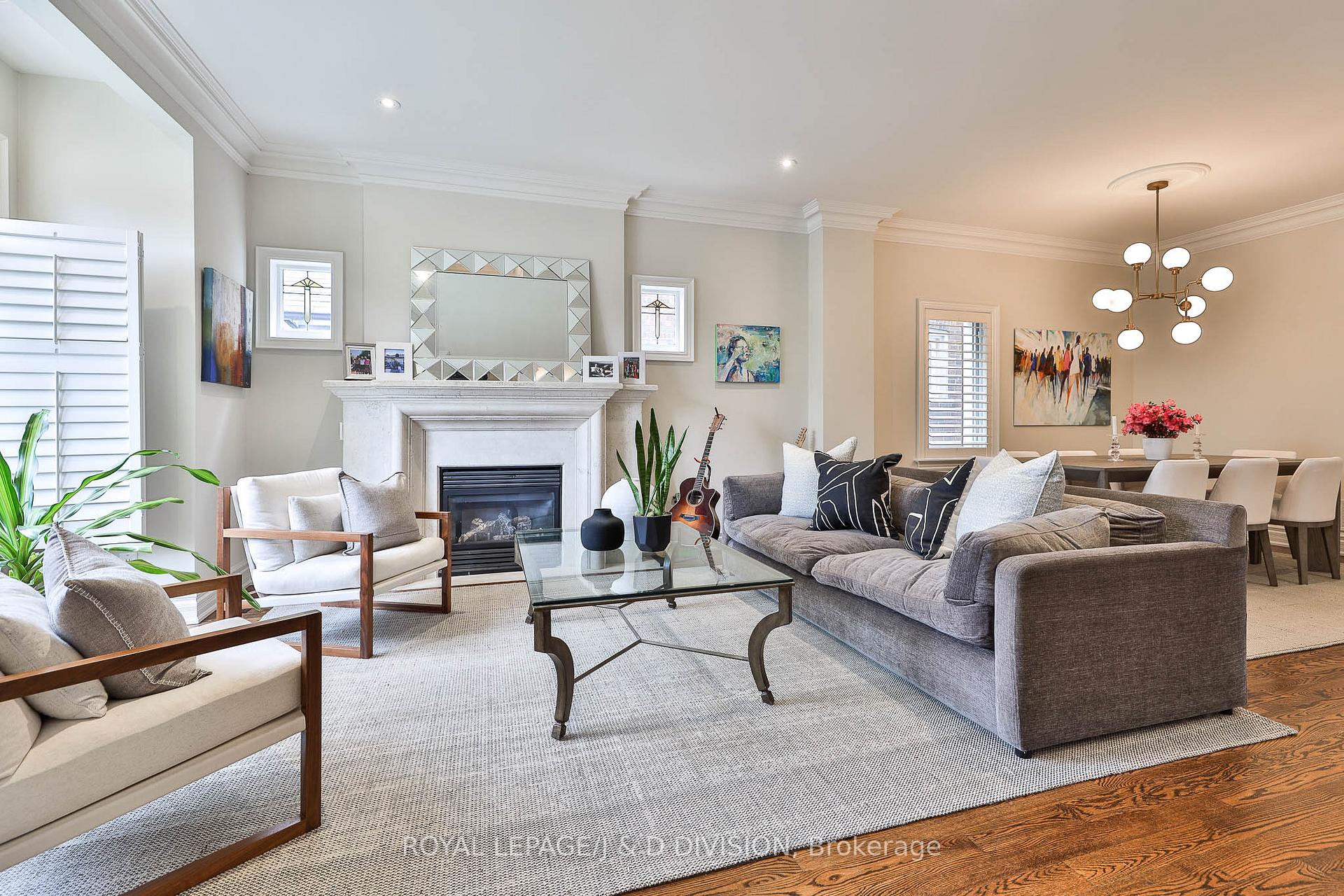 Photo 2 of 84 Donegall Drive, Toronto, Leaside — HOMEH