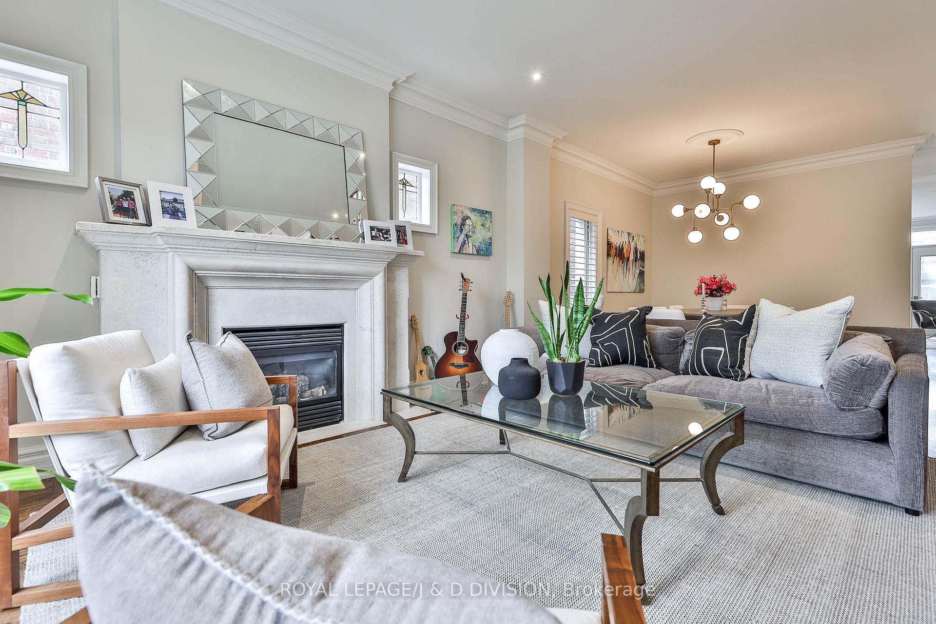 Photo 4 of 84 Donegall Drive, Toronto, Leaside — HOMEH