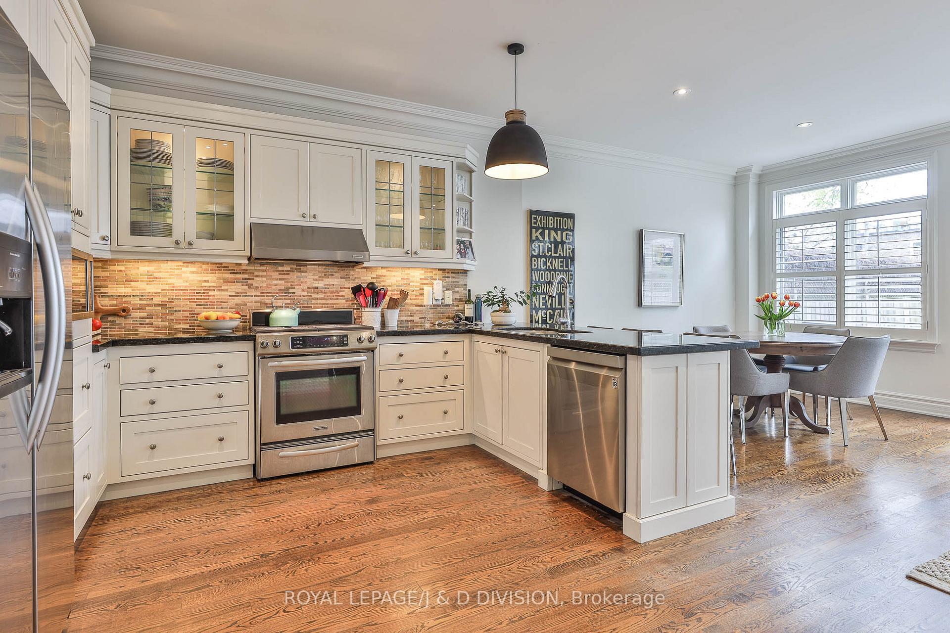 Photo 10 of 84 Donegall Drive, Toronto, Leaside — HOMEH