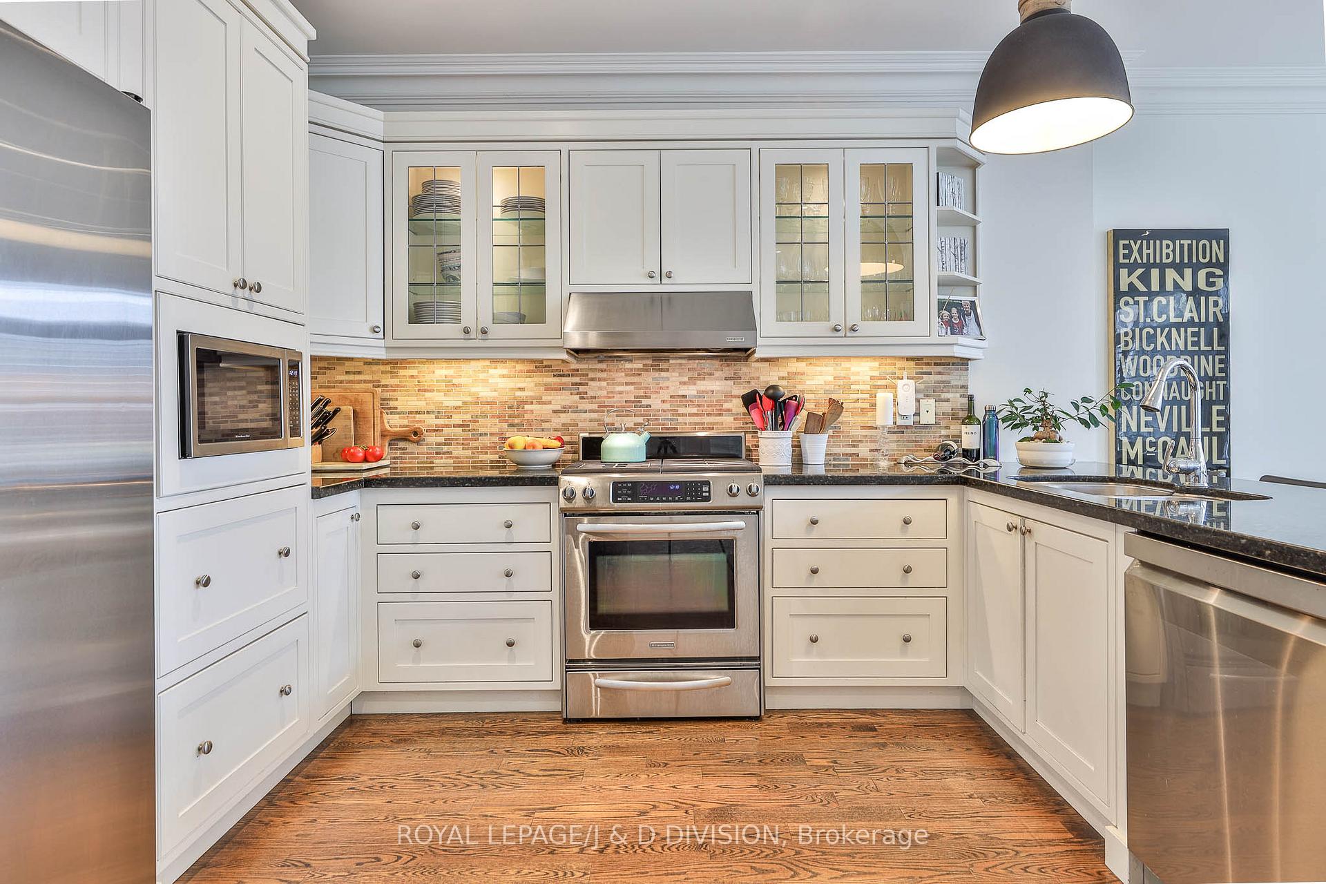 Photo 13 of 84 Donegall Drive, Toronto, Leaside — HOMEH