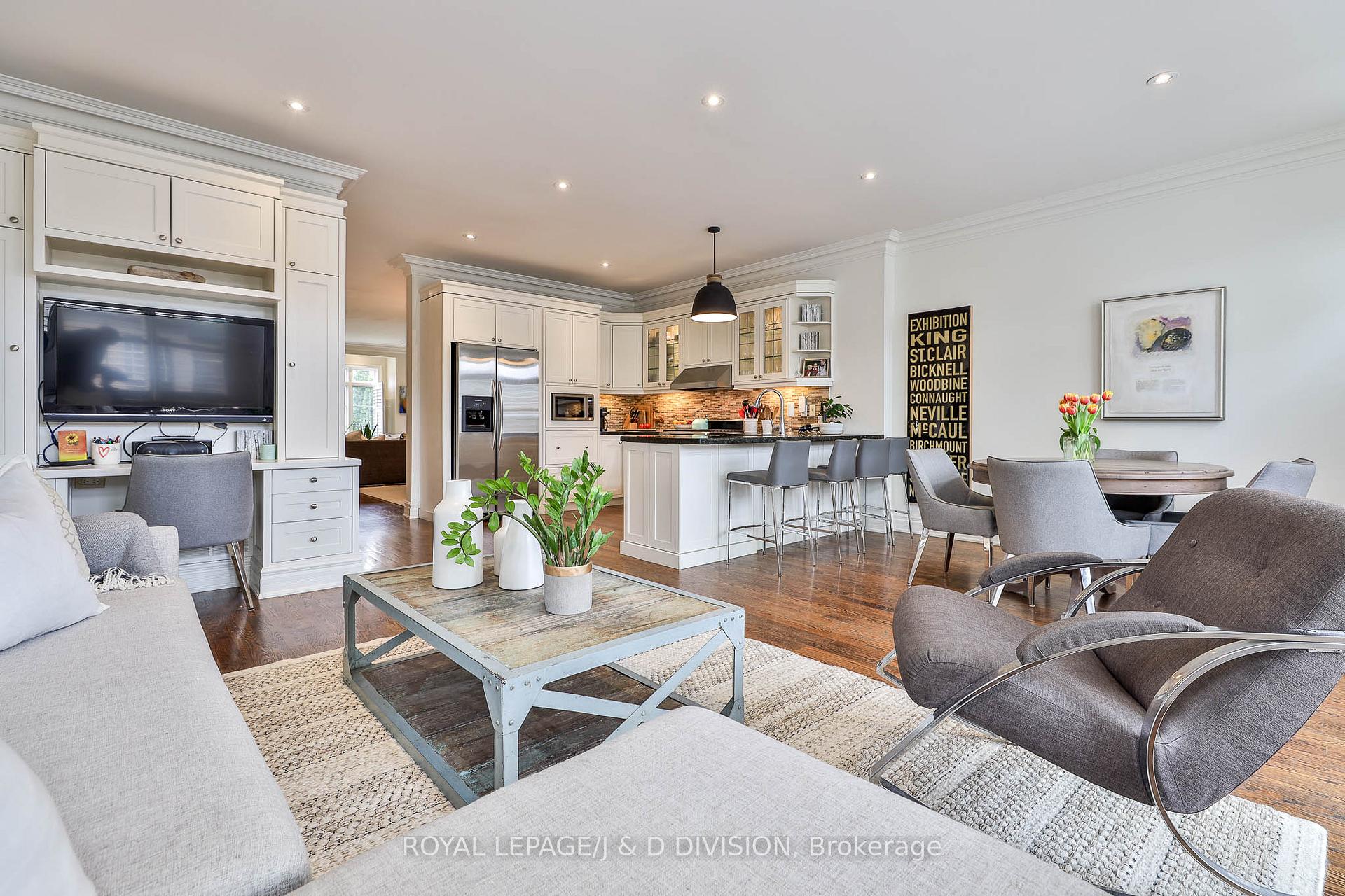 Photo 15 of 84 Donegall Drive, Toronto, Leaside — HOMEH