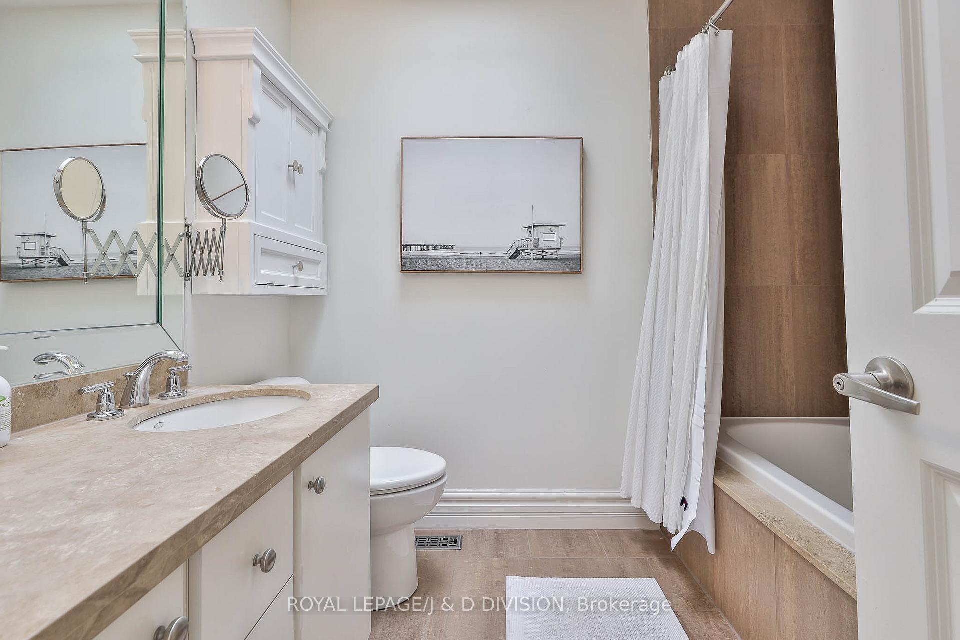 Photo 20 of 84 Donegall Drive, Toronto, Leaside — HOMEH