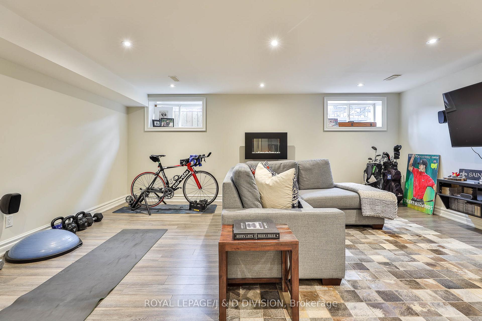 Photo 35 of 84 Donegall Drive, Toronto, Leaside — HOMEH
