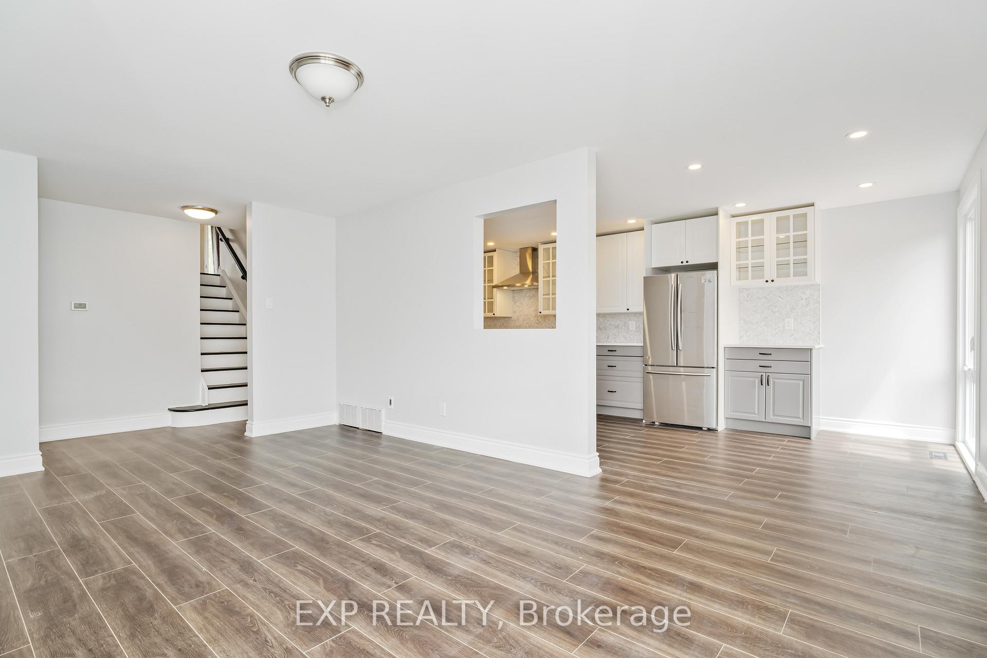Photo 3 of 52 Downsview Crescent, Ottawa, Tanglewood — HOMEH