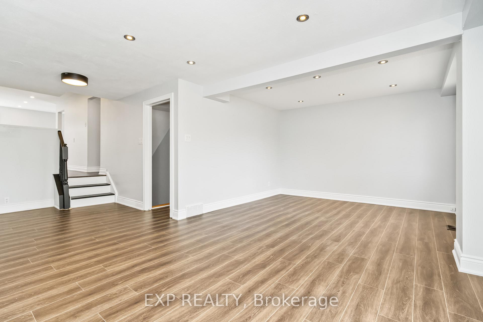 Photo 11 of 52 Downsview Crescent, Ottawa, Tanglewood — HOMEH
