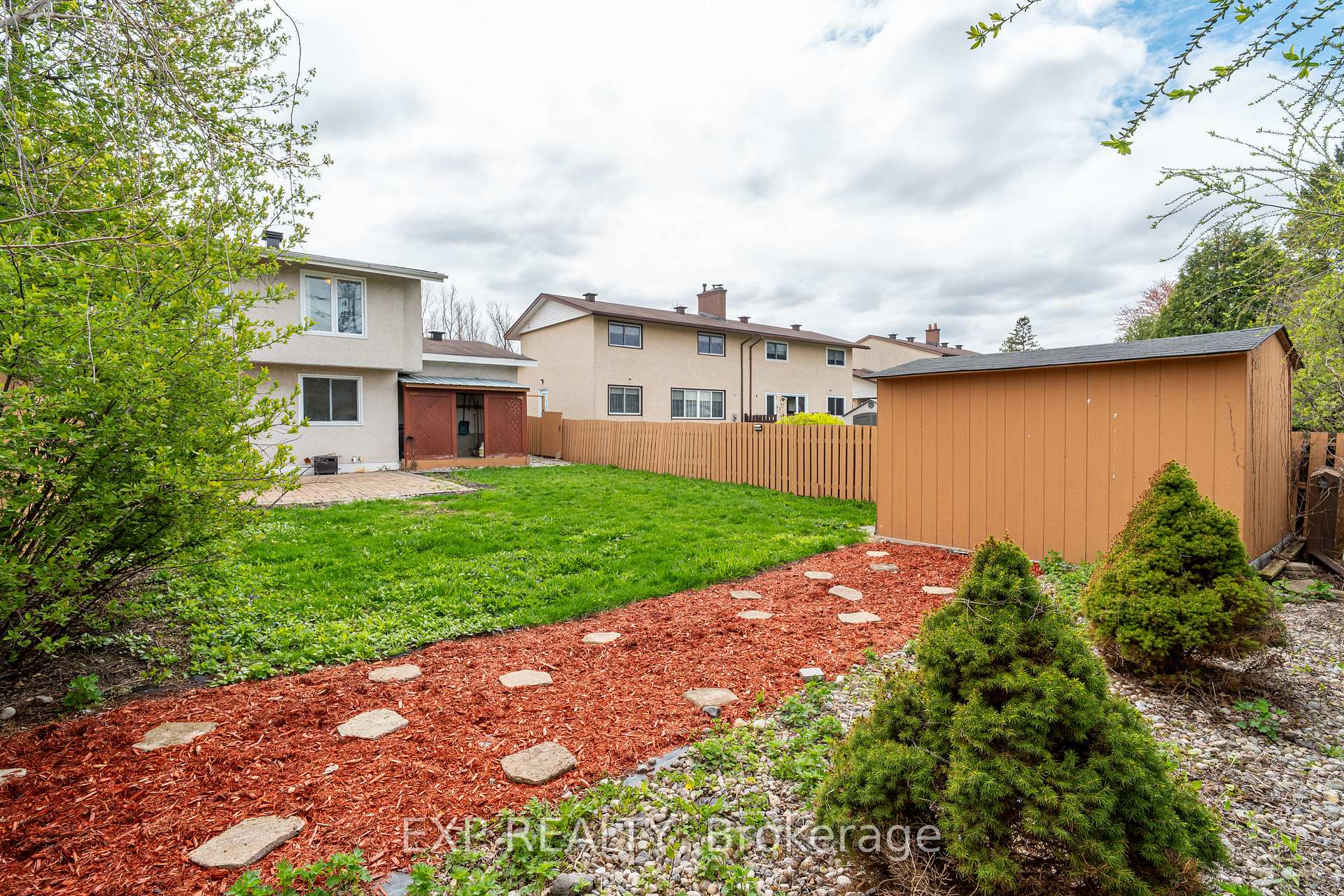 Photo 32 of 52 Downsview Crescent, Ottawa, Tanglewood — HOMEH
