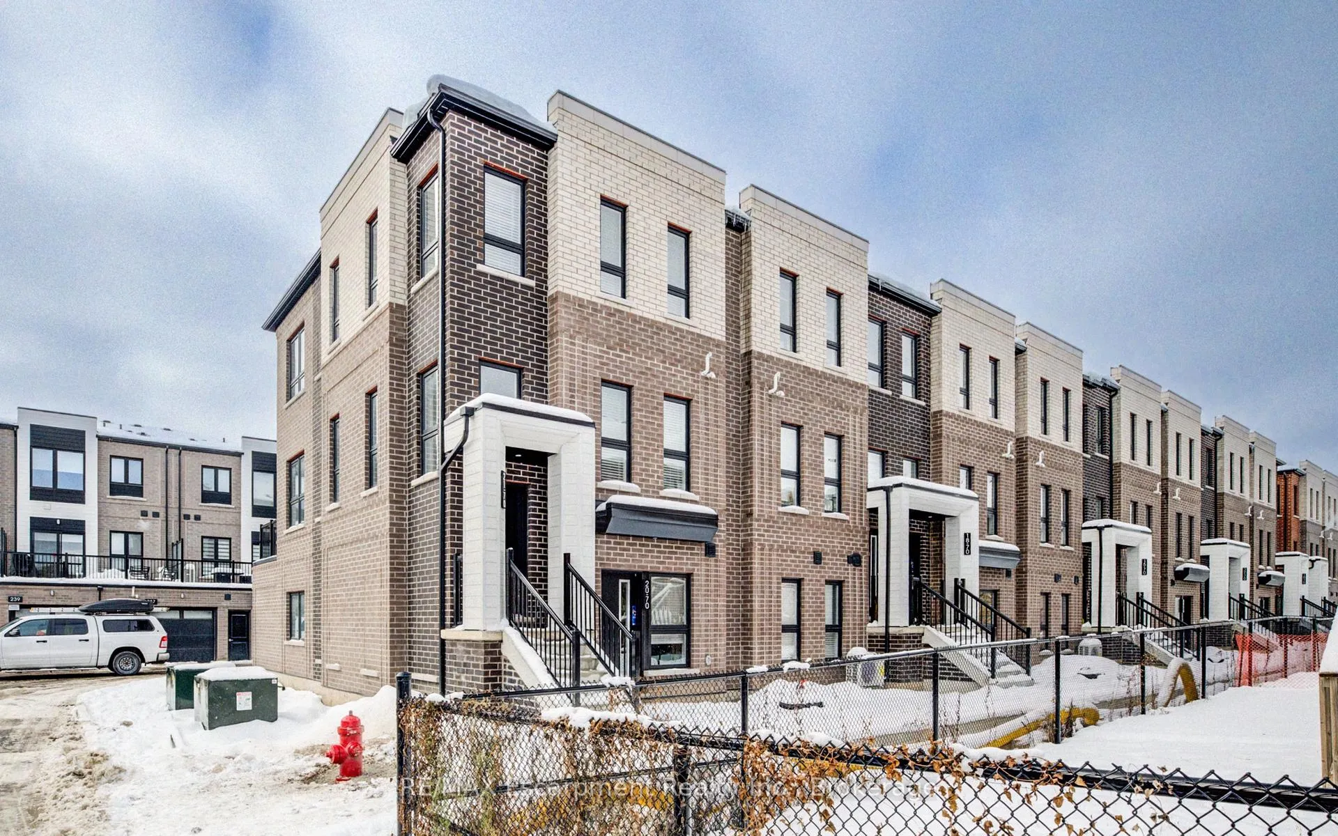 Photo 3 of Unit 21, 70 Kenesky Drive N, Hamilton, Waterdown — HOMEH