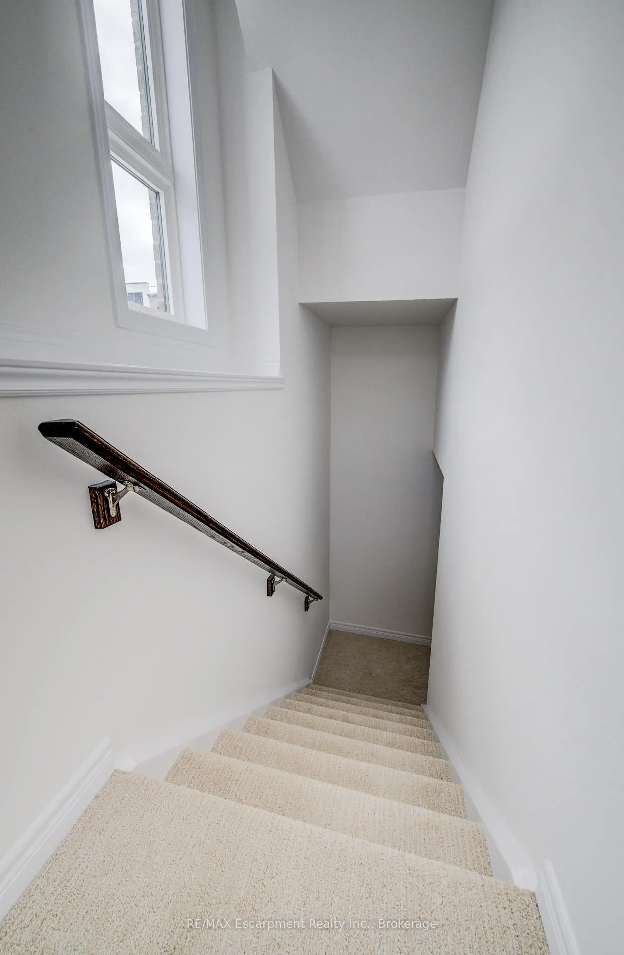 Photo 4 of Unit 21, 70 Kenesky Drive N, Hamilton, Waterdown — HOMEH