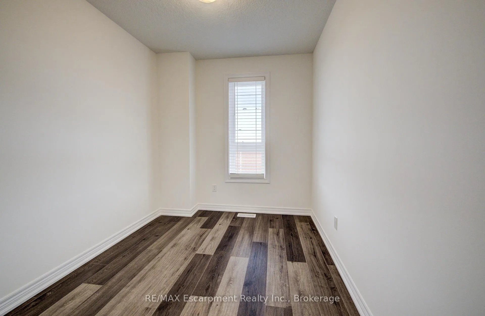 Photo 12 of Unit 21, 70 Kenesky Drive N, Hamilton, Waterdown — HOMEH