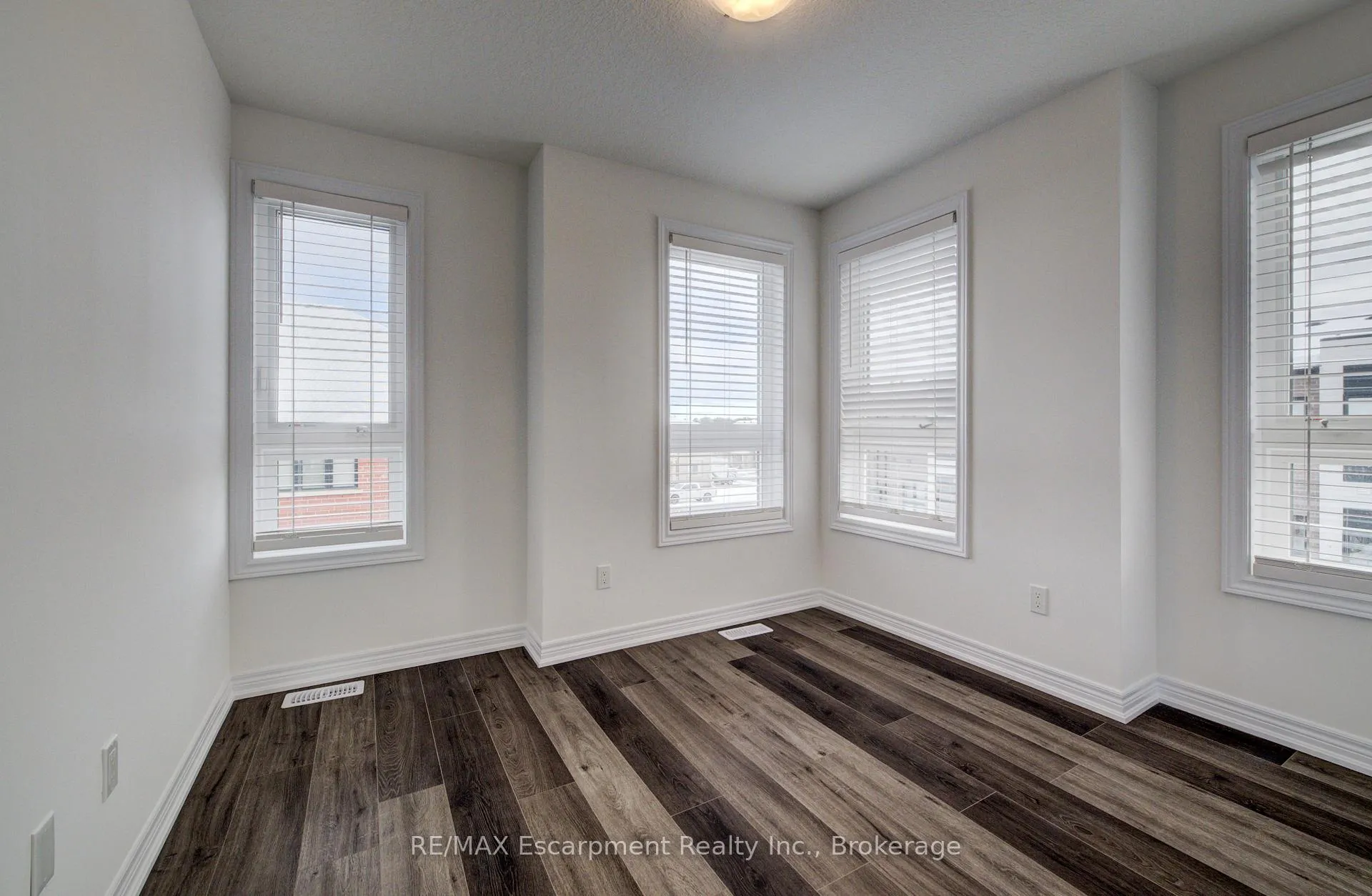 Photo 14 of Unit 21, 70 Kenesky Drive N, Hamilton, Waterdown — HOMEH