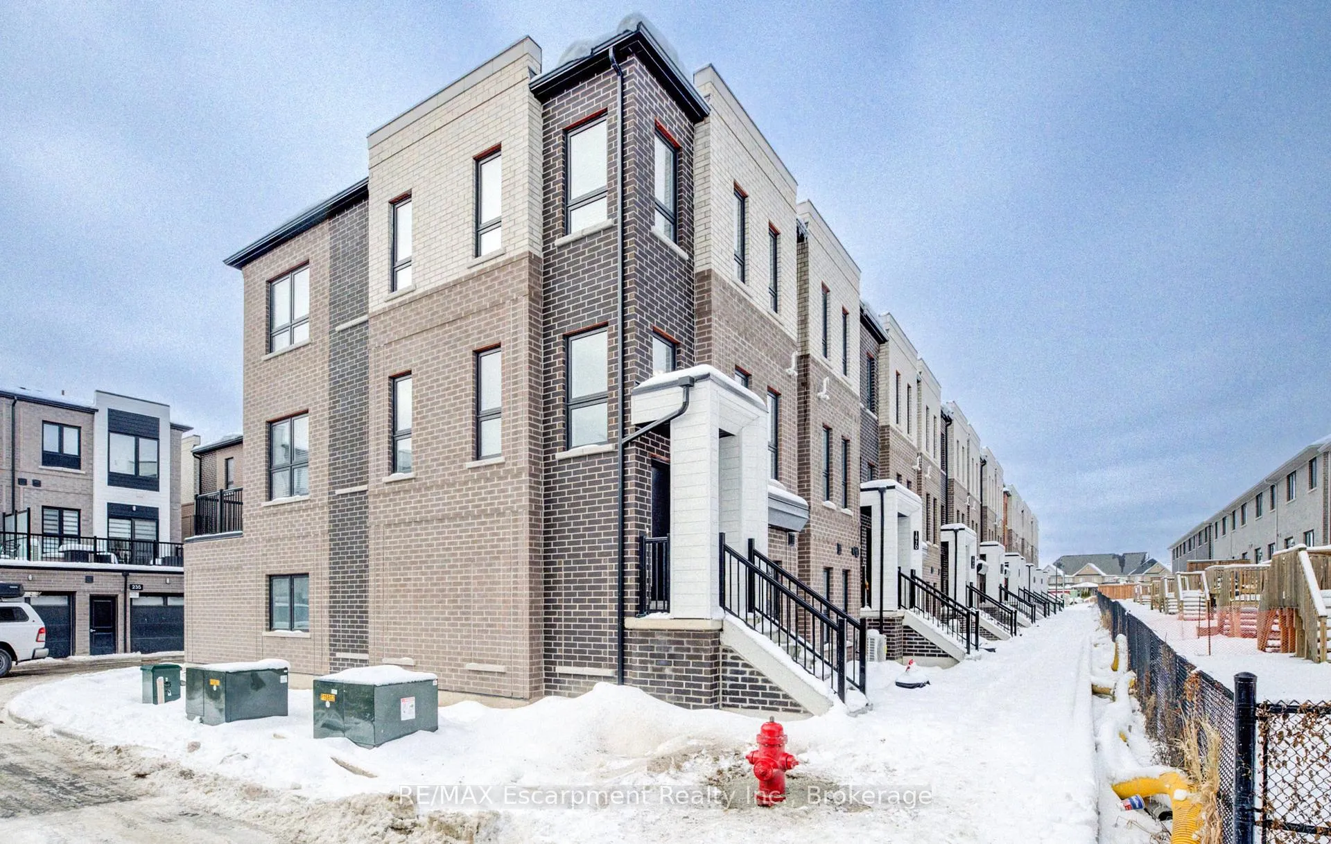 Photo 35 of Unit 21, 70 Kenesky Drive N, Hamilton, Waterdown — HOMEH