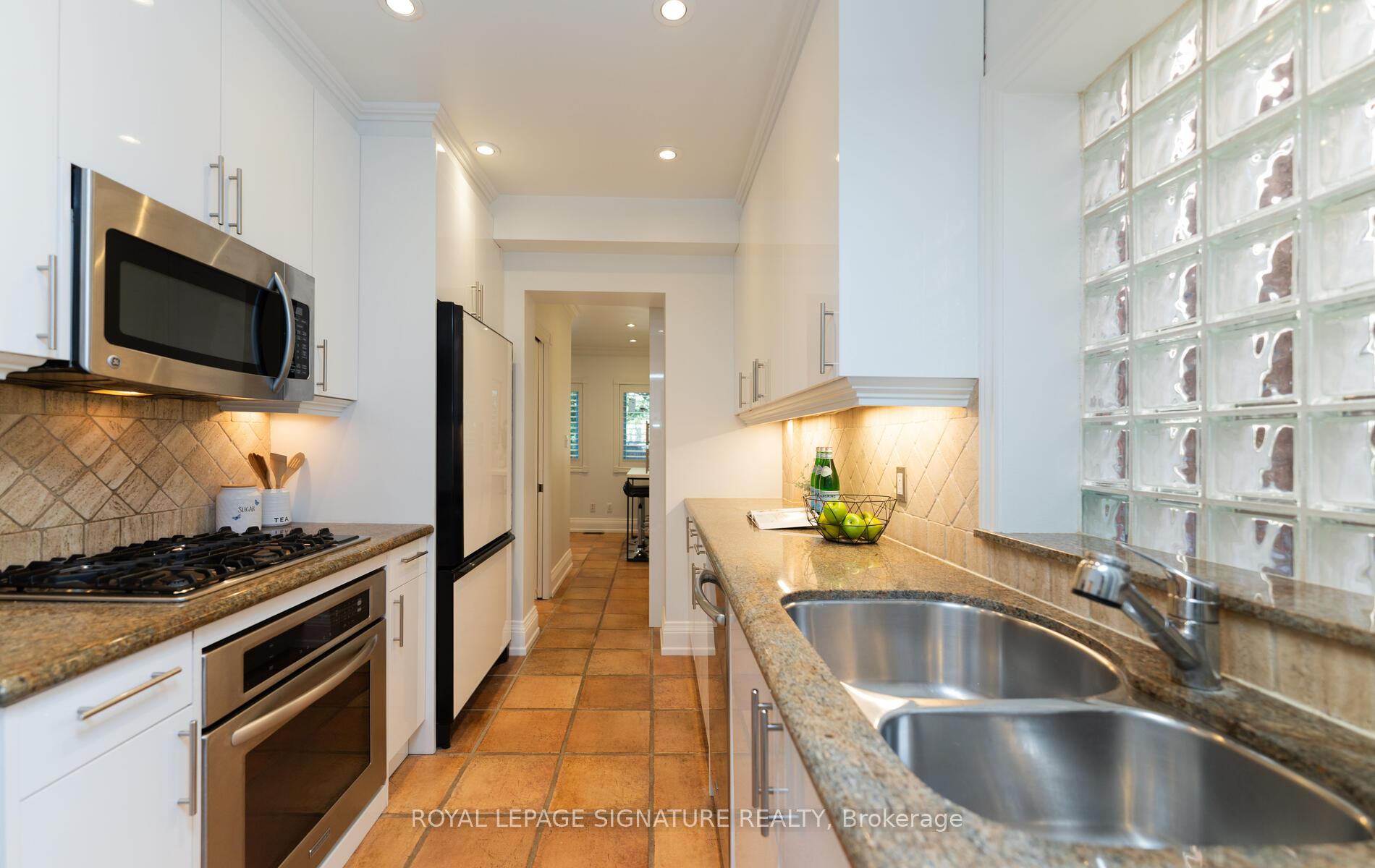 Photo 14 of 174 Woburn Avenue, Toronto, Lawrence Park North — HOMEH