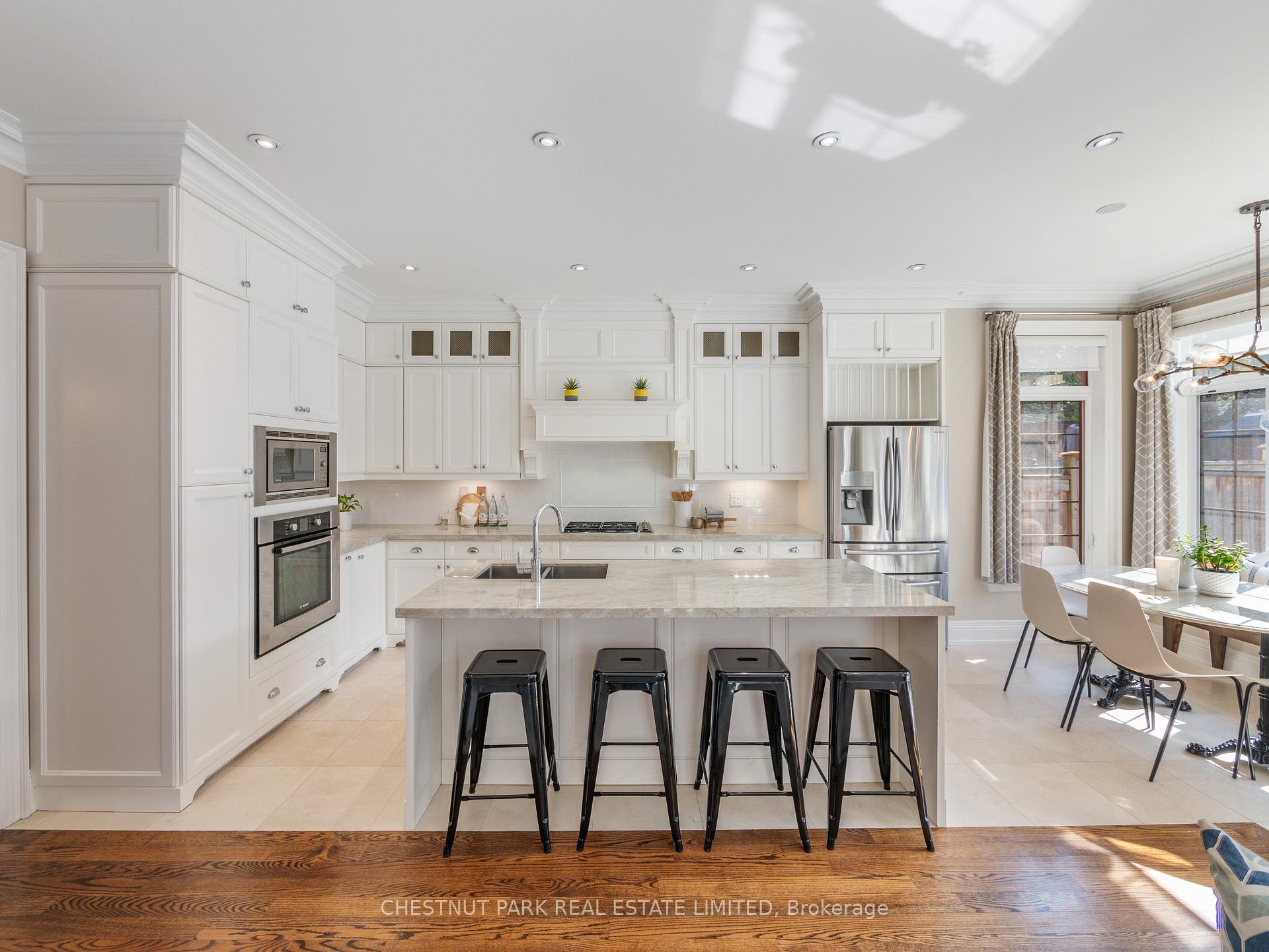 Photo 3 of 252 Sutherland Drive, Toronto, Leaside — HOMEH