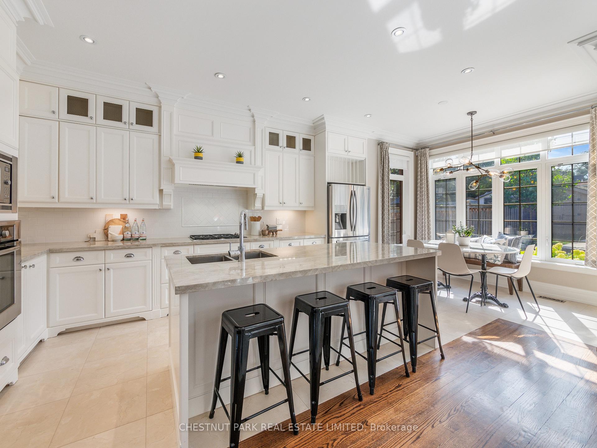 Photo 4 of 252 Sutherland Drive, Toronto, Leaside — HOMEH