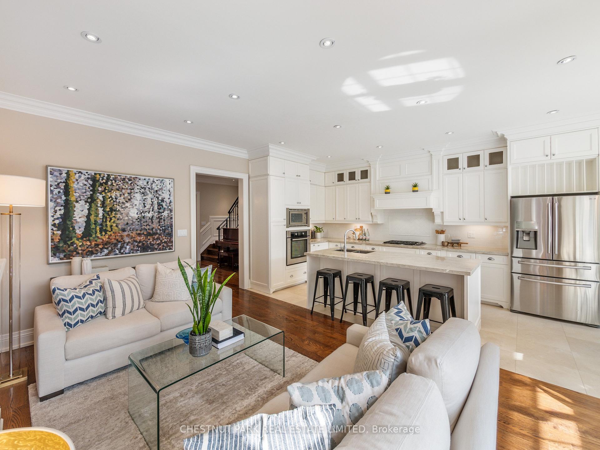 Photo 5 of 252 Sutherland Drive, Toronto, Leaside — HOMEH