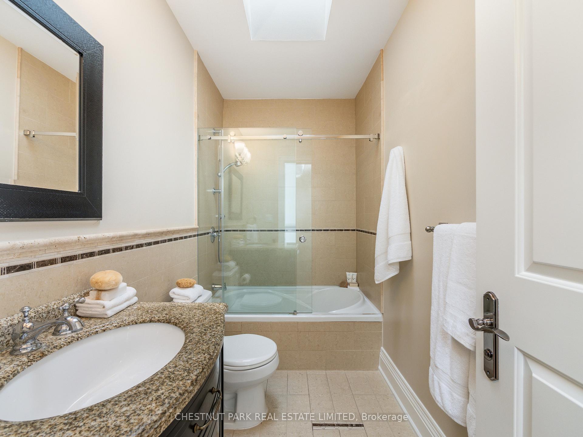 Photo 26 of 252 Sutherland Drive, Toronto, Leaside — HOMEH