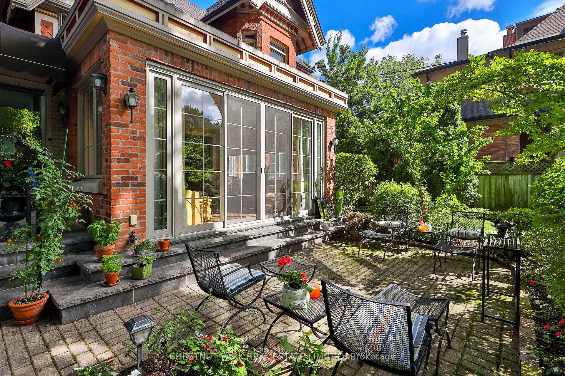Photo 2 of 10 Maple Avenue, Toronto, Rosedale-Moore Park — HOMEH