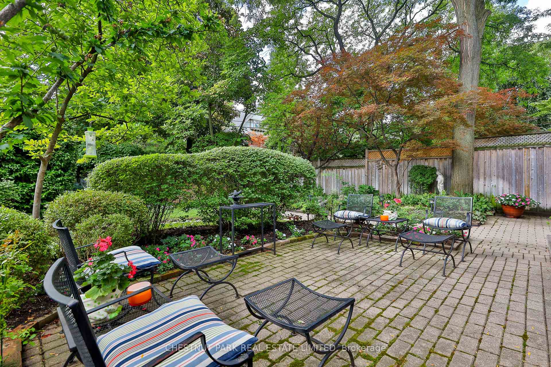 Photo 4 of 10 Maple Avenue, Toronto, Rosedale-Moore Park — HOMEH
