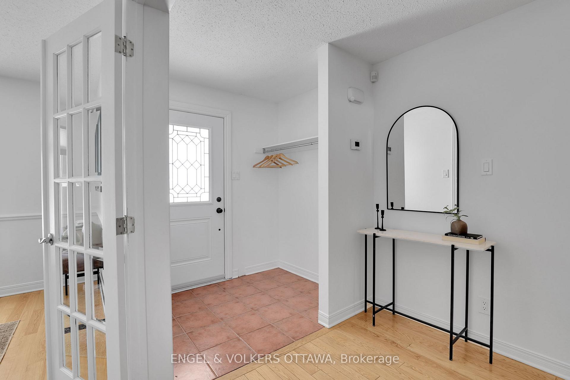 Photo 4 of 57 Medhurst Drive, Ottawa, Tanglewood — HOMEH