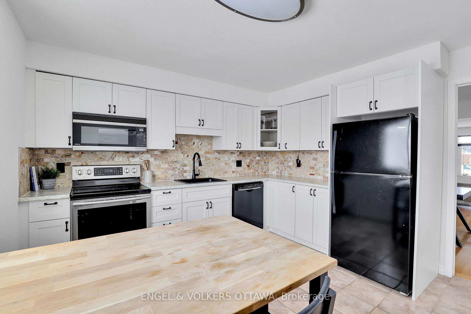 Photo 15 of 57 Medhurst Drive, Ottawa, Tanglewood — HOMEH