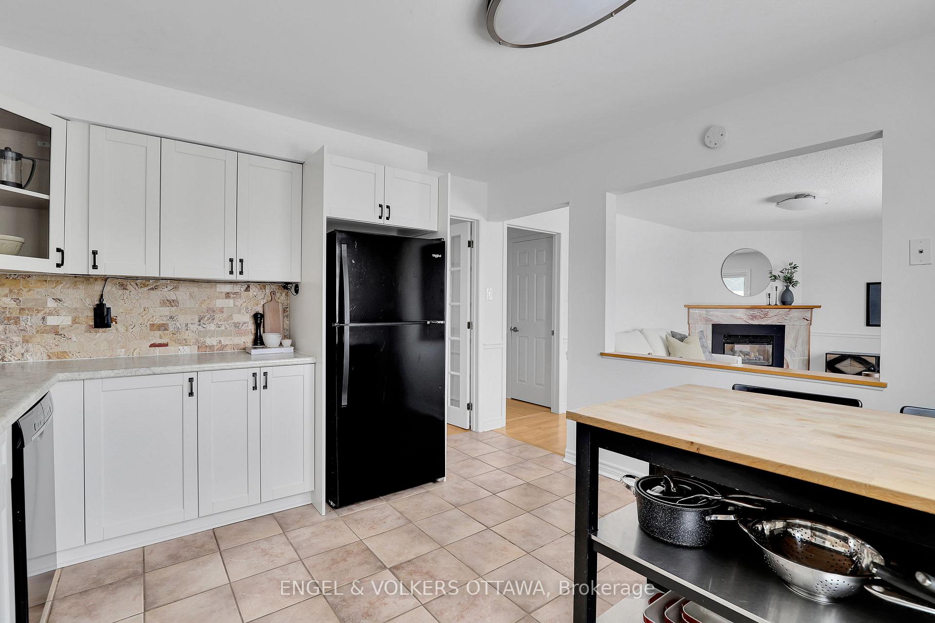 Photo 16 of 57 Medhurst Drive, Ottawa, Tanglewood — HOMEH