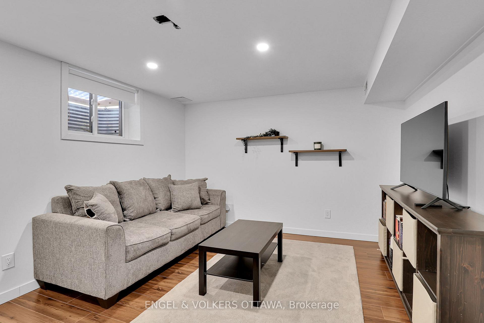 Photo 32 of 57 Medhurst Drive, Ottawa, Tanglewood — HOMEH