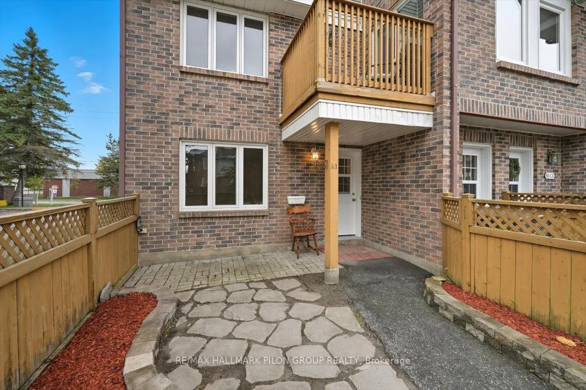 Photo 2 of Unit A, 85 Findlay Avenue, Carleton Place — HOMEH