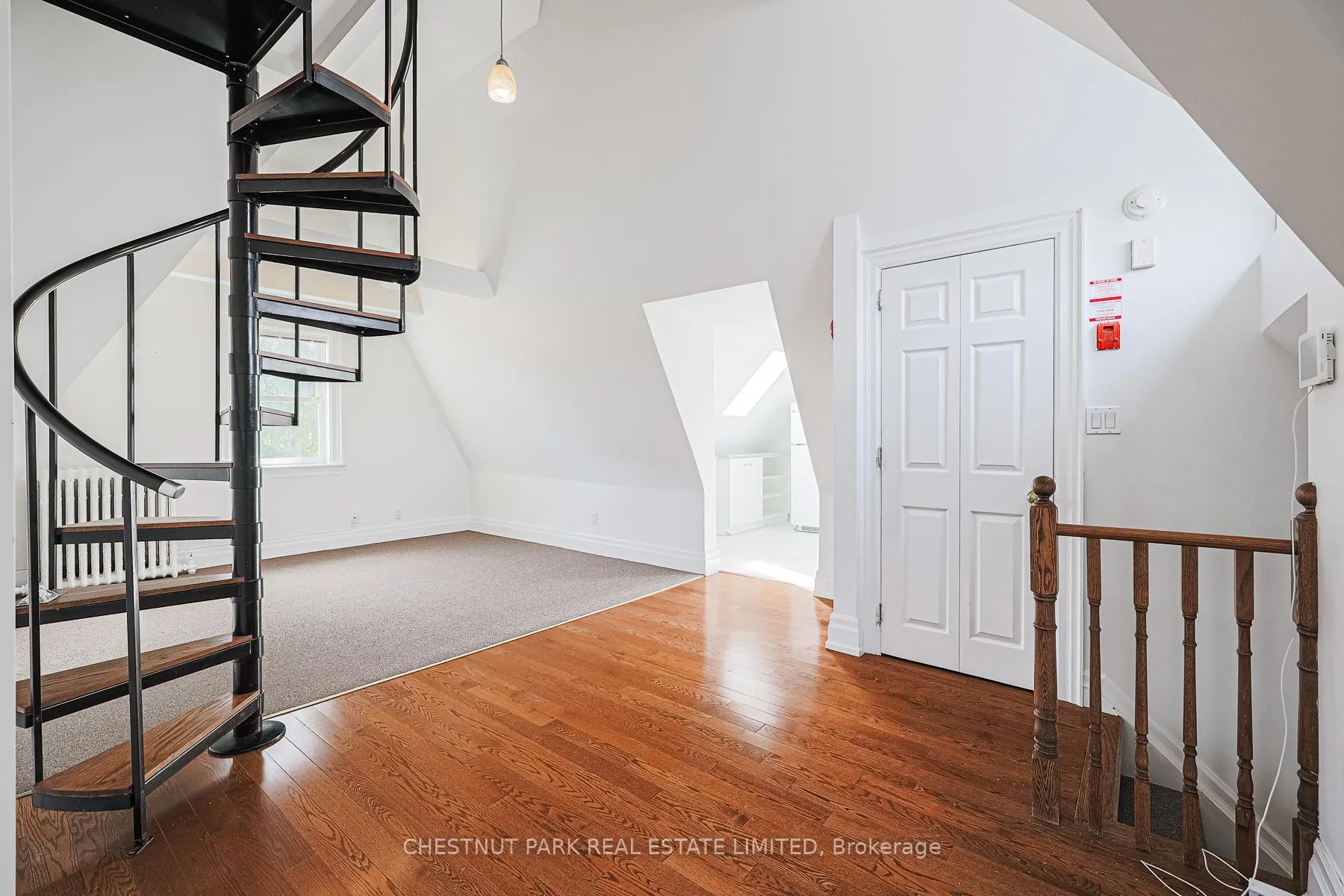 Photo 3 of Unit 4, 74 South Drive, Toronto, Rosedale-Moore Park — HOMEH